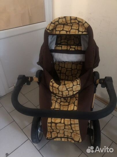 Прогулочная коляска