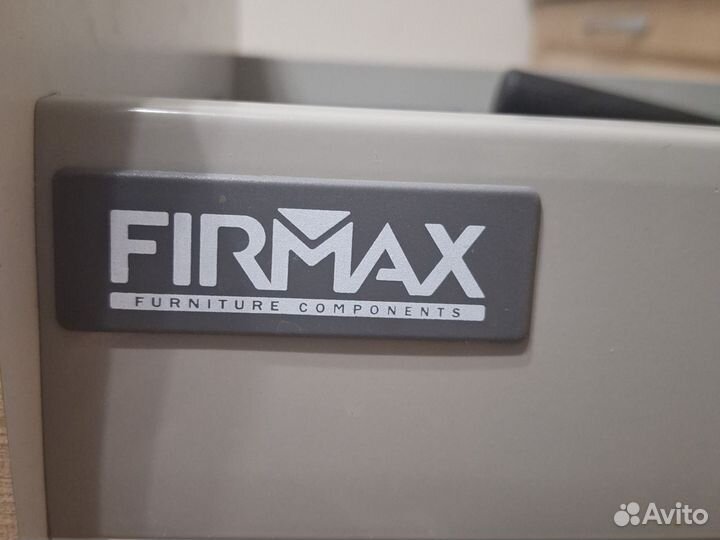 Кухонные гарнитуры с техникой