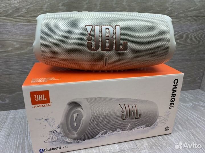 Беспроводная колонка JBL Charge 5 белая