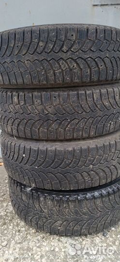 Bridgestone Blizzak Spike-01 185/65 R15 88T