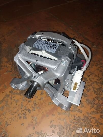 Запчасти на стиральную Машину Indesit iwud4085i