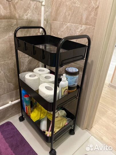 Этажерка на колесиках с корзинами