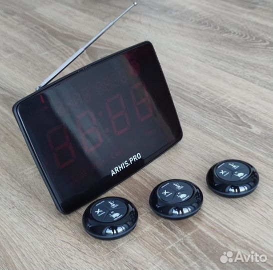 Табло оповещения и кнопка вызова персонала