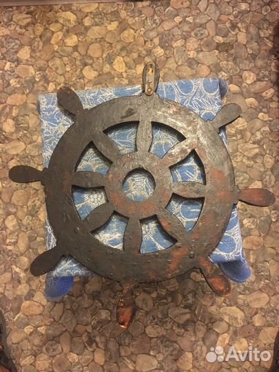 Штурвал с янтарём