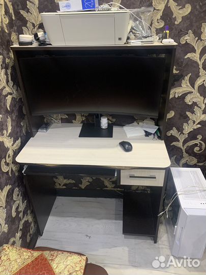 Компьютерный стол