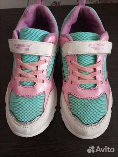 Кроссовки для девочки