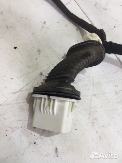 Электропроводка двери передней левой