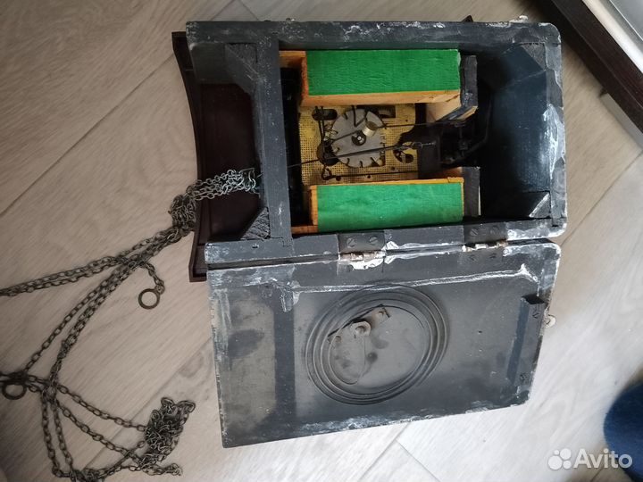 Старинные настенные часы СССР