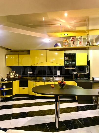 3-к. квартира, 140 м², 3/4 эт.