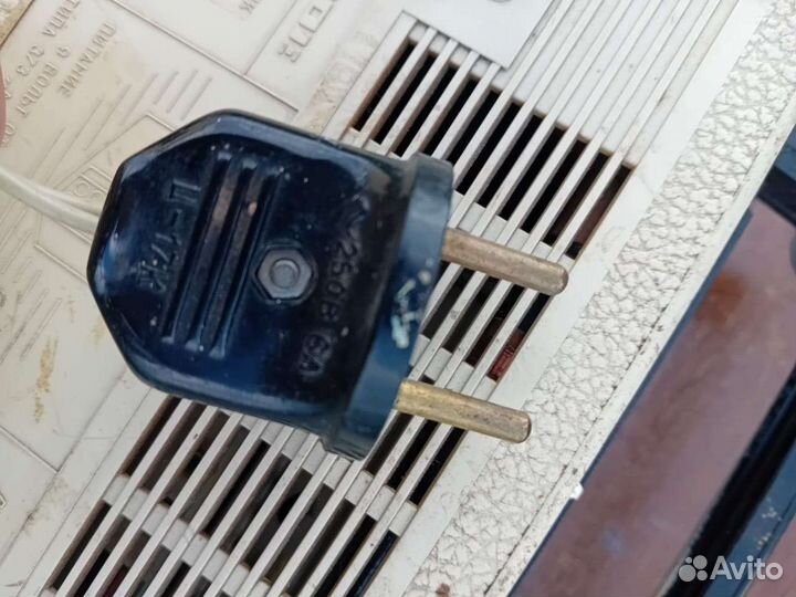 Радиоприемник,магнитофон vef 202 СССР