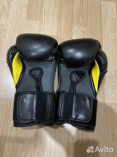 Боксерские перчатки everlast