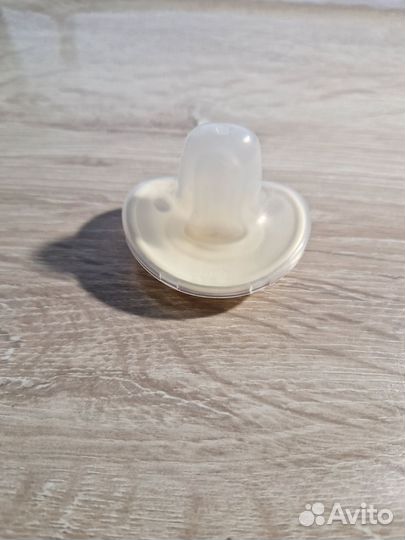 Соска-пустышка силиконовая pigeon 3-6 месяцев