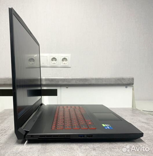 Игровой ноутбук MSI i5