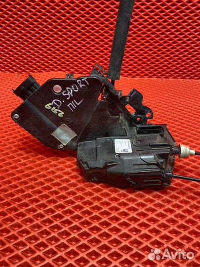 Замок двери передний левый Land Rover Discovery