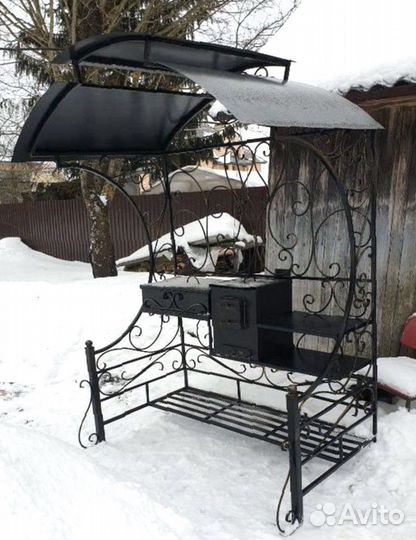 Мангал с крышей