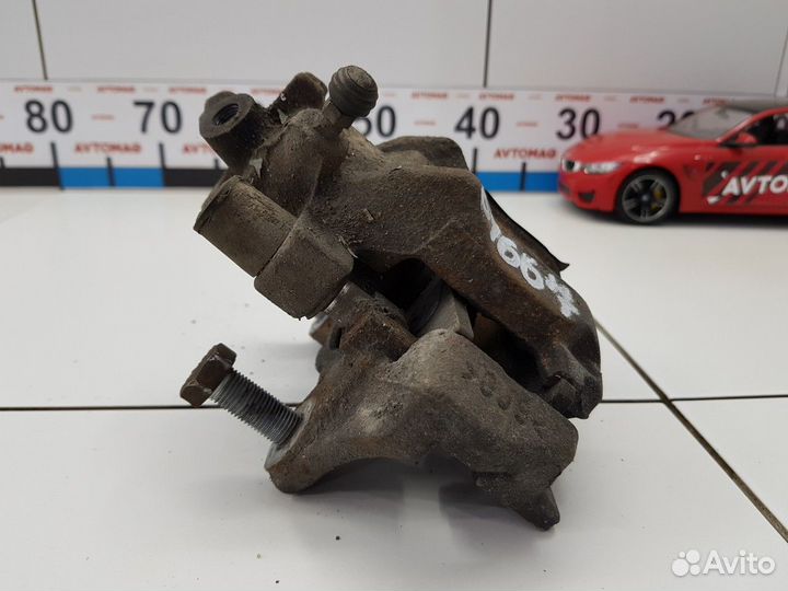 Суппорт передний правый (Renault Logan)