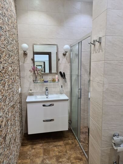 Дом 172,5 м² на участке 6,5 сот.