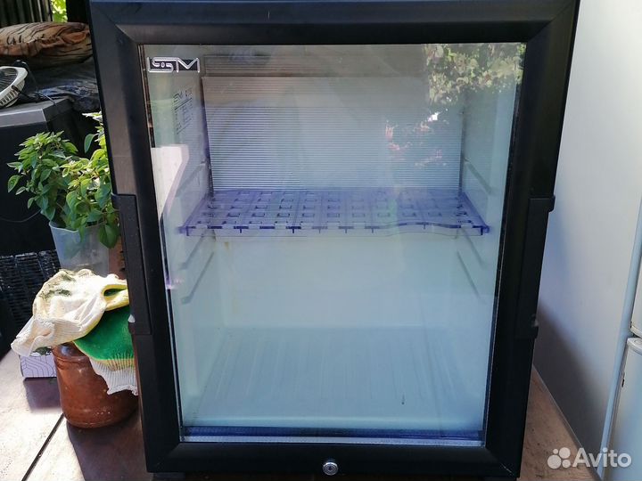 Холодильник минибар