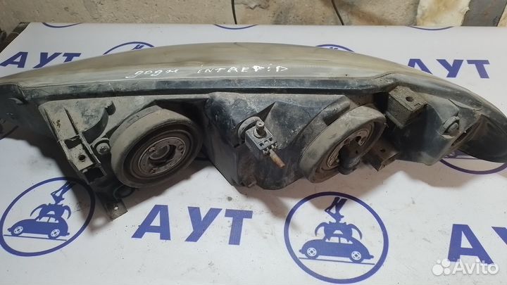 Фара передняя правая Dodge Interpid