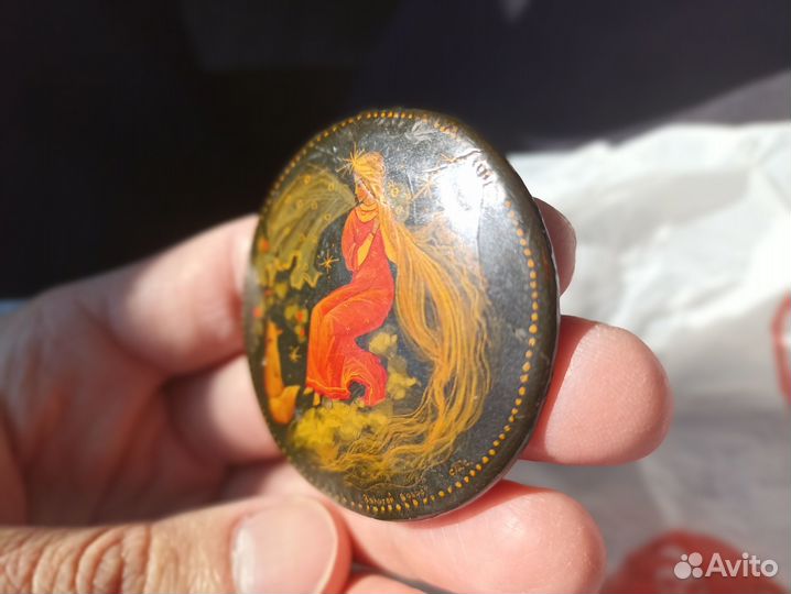 Брошь палех роспись. золотой волос. сказы Бажова