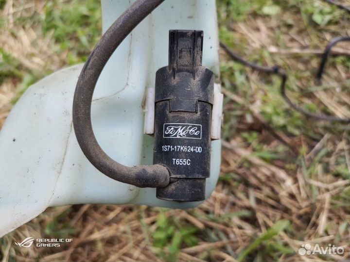 Бачок омывателя фар Ford Focus 2 седан 2.0 2005