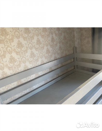 Двухярусная кровать бу с матрасами