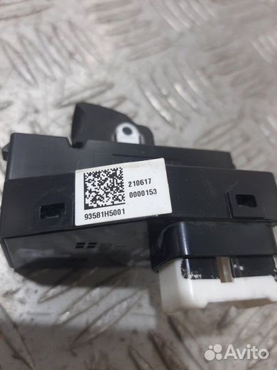 Кнопка стеклоподъемника задняя левая Hyundai