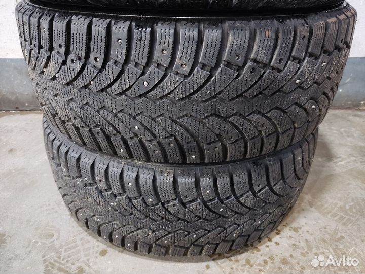 Formula Ice 215/50 R17