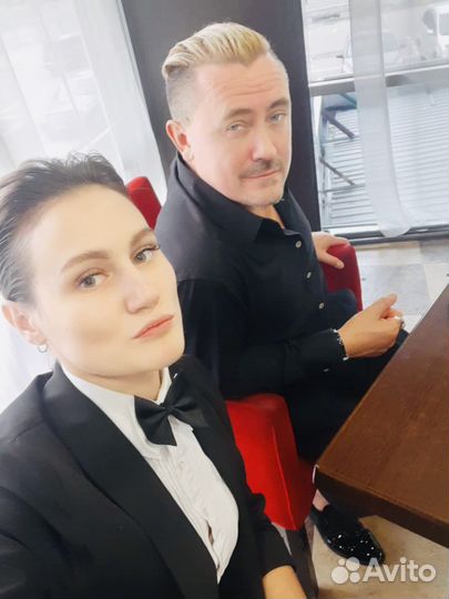 Профессиональный ведущий и команда