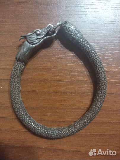 Браслет из кожи ската