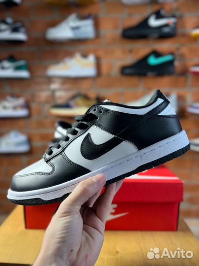 Nike sb dunk low panda