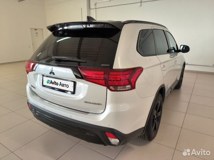 Mitsubishi Outlander 2.0 CVT, 2019, 221 670 км