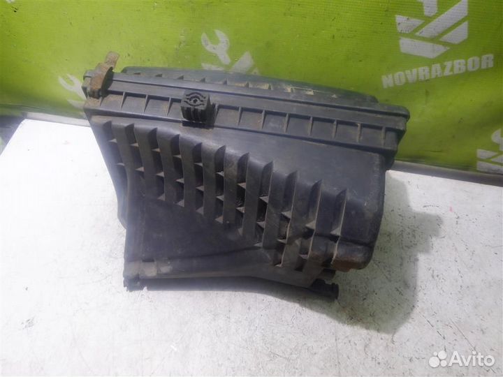 Корпус воздушного фильтра Опель Вектра Б