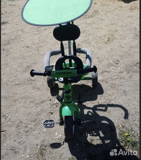 Трехколесный велосипед с ручкой