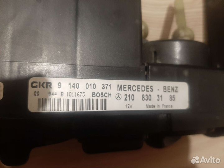 Блок управления климатом mercedes 210