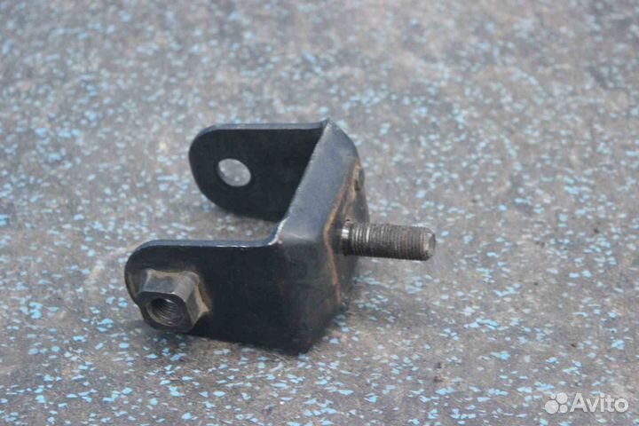 Кронштейн опоры кпп Mitsubishi Pajero (Митсубиси П