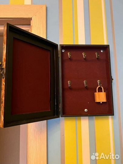 Ключница настенная