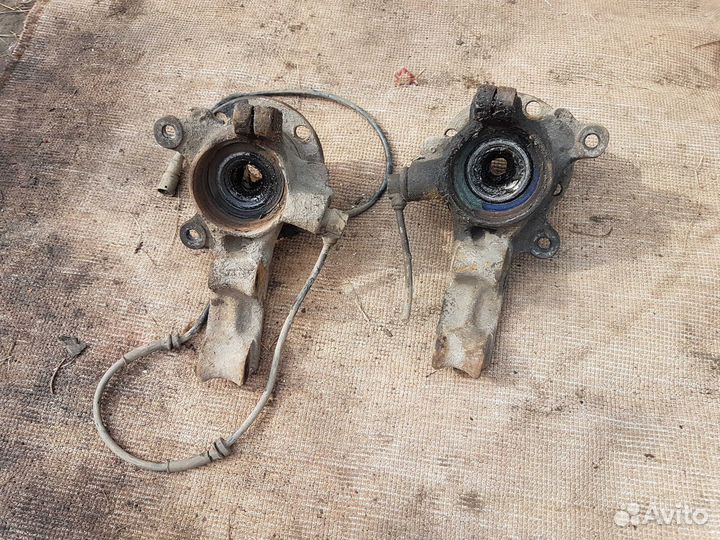 Поворотный кулак ауди 80
