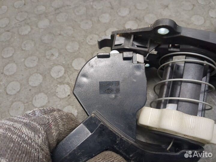 Кронштейн запасного колеса Renault Modus, 2005