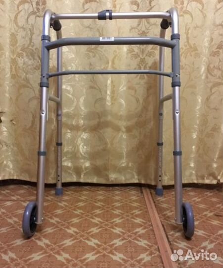 Ходунки для взрослых на колесиках