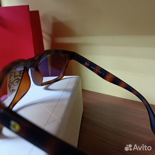 Солнцезащитные очки Ray Ban scuderia ferrari