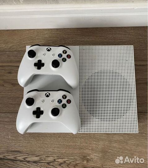 Xbox One s 1tb с играми
