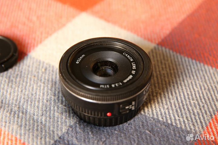 Canon EF 40mm f/2.8 STM