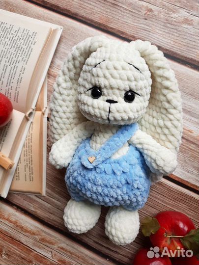 Вязаная игрушка Заяц ручной работы