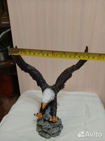 Птица хищник, сувенир новый, полистоун