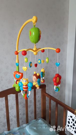 Мобиль на кроватку Жирафики