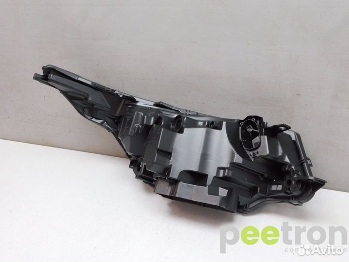 Б/У Б/У Корпус фары левой б/у LED. HY3213W030HA