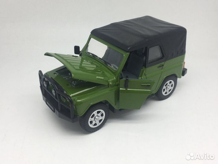 Модель УАЗ 469 свет звук 17 см 0214