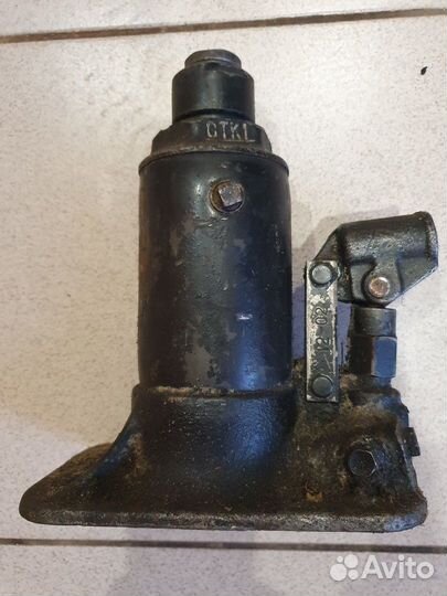 Домкрат бутылочный гидравлический советский