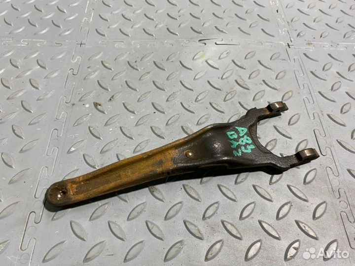 Вилка сцепления Mitsubishi Lancer 9